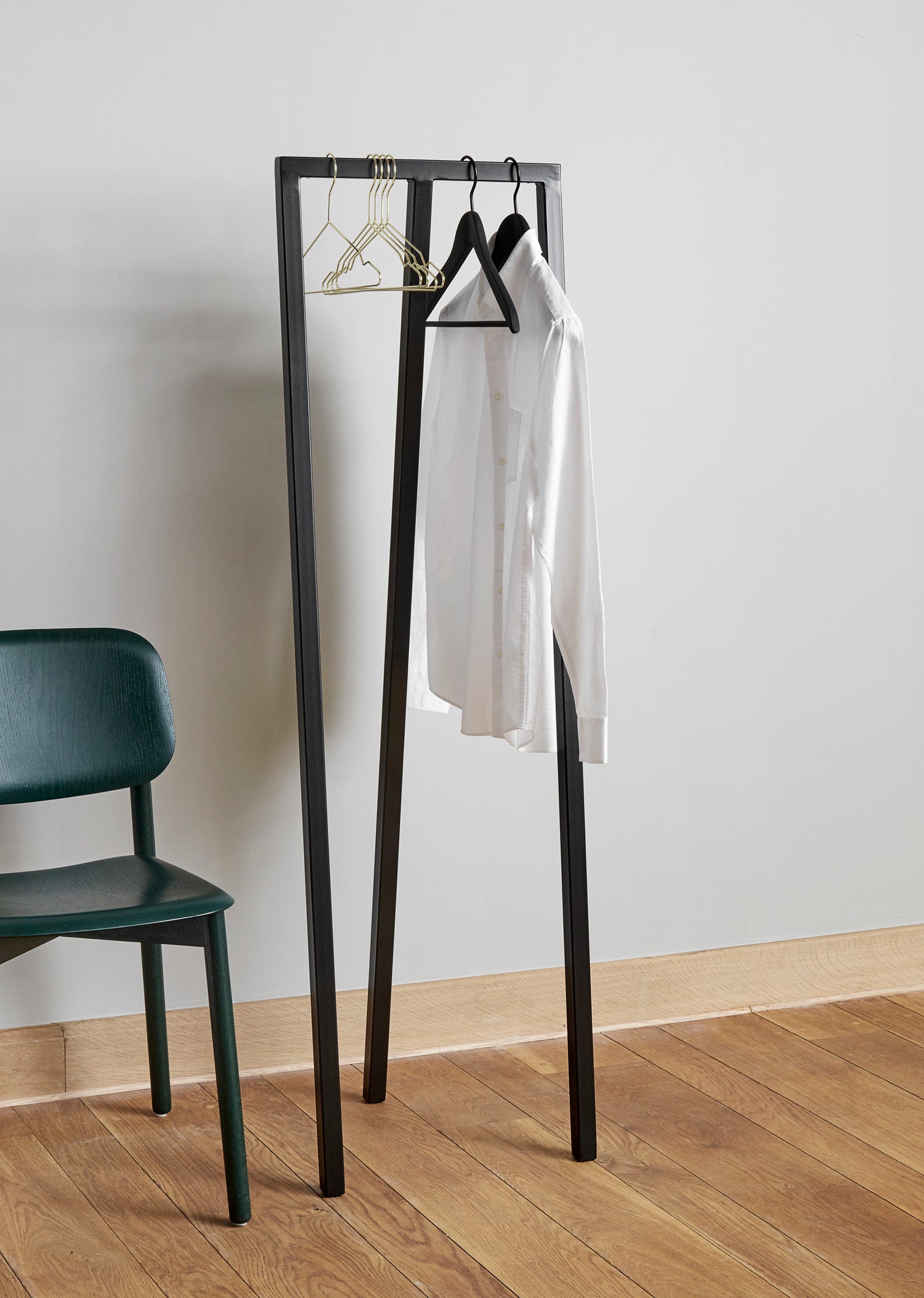 HAY LOOP STAND HALL Clothes Rack