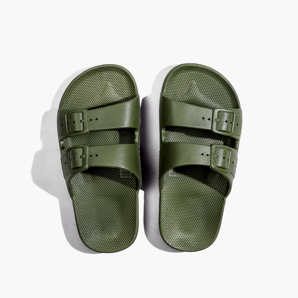 Kids sandals in olive green