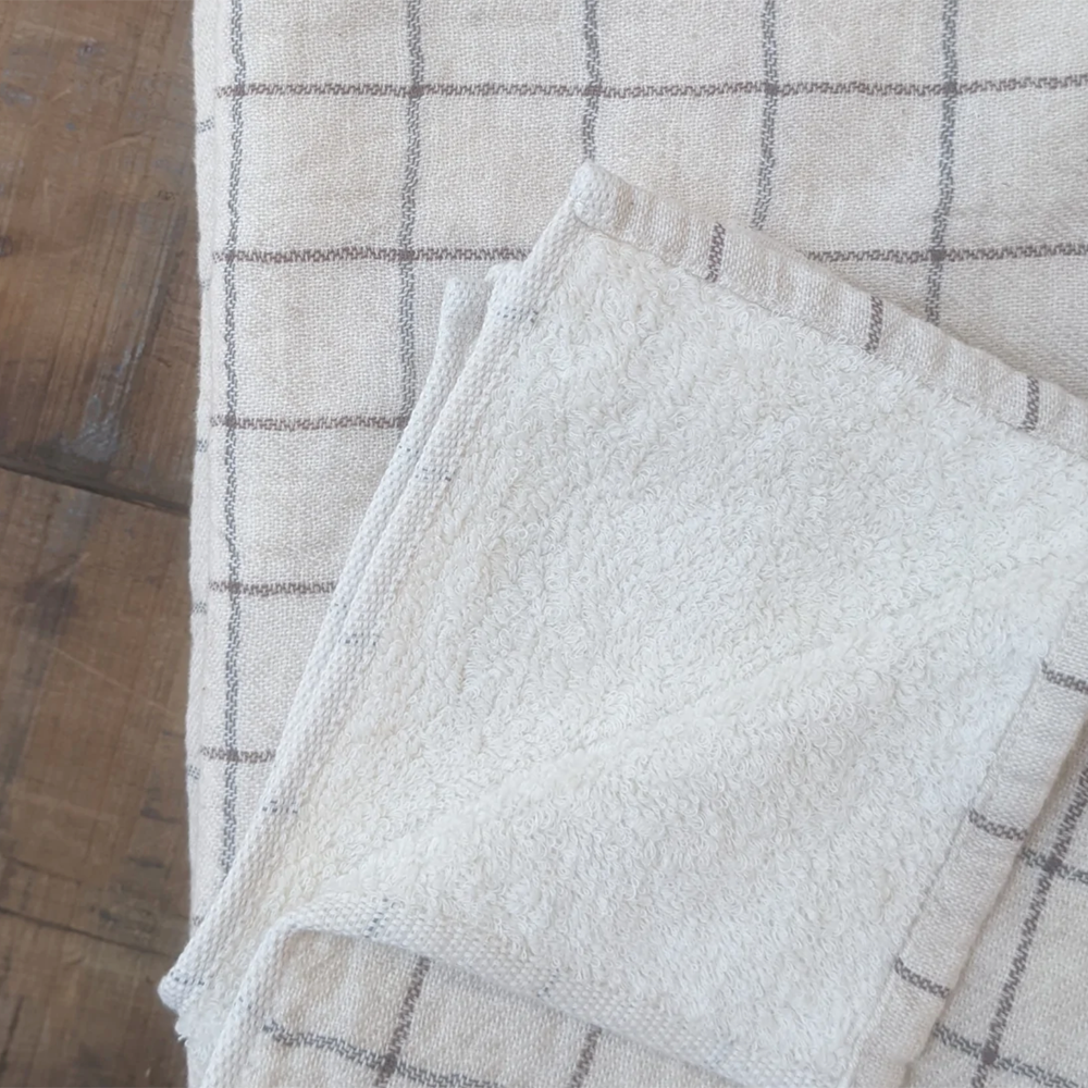 KONTEX Graph Bath Towel - Ivory